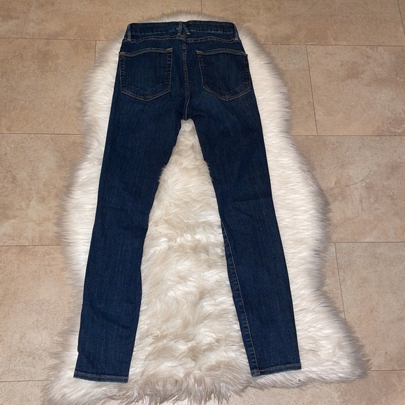 Good American Good Legs Distressed Jeans - Picture 4 of 6